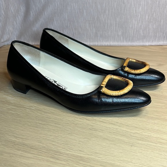 Ferragamo Black Leather Flats 6 1/2 C - Picture 2 of 7